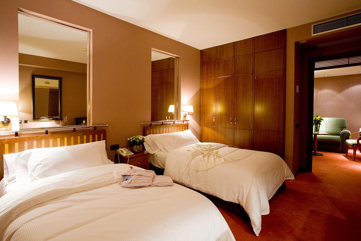 Hotel Room Safety Deposit Box Hotel Room Safety Deposit Box