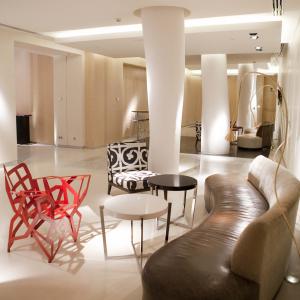Hotel Alfonso Zaragoza: Lobby vista 2