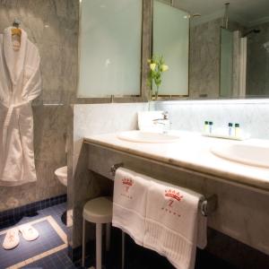 Hotel Palafox. Habitación baño 
