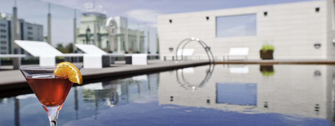 Piscina exterior Hotel Alfonso Zaragoza