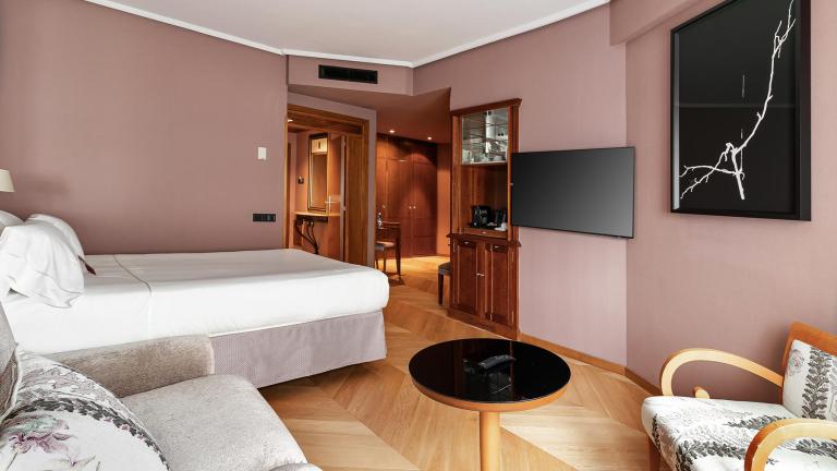 Hotel Palafox. Habitación superior